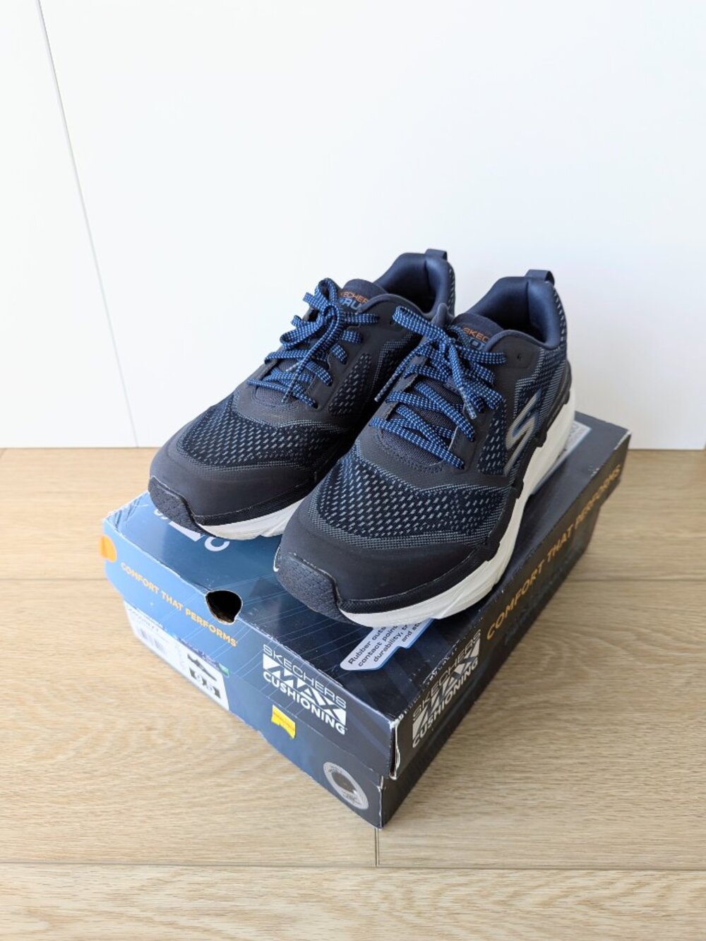 Skechers Max Cushioning Premier Vantage Sneaker – Navy, Men's 9.5